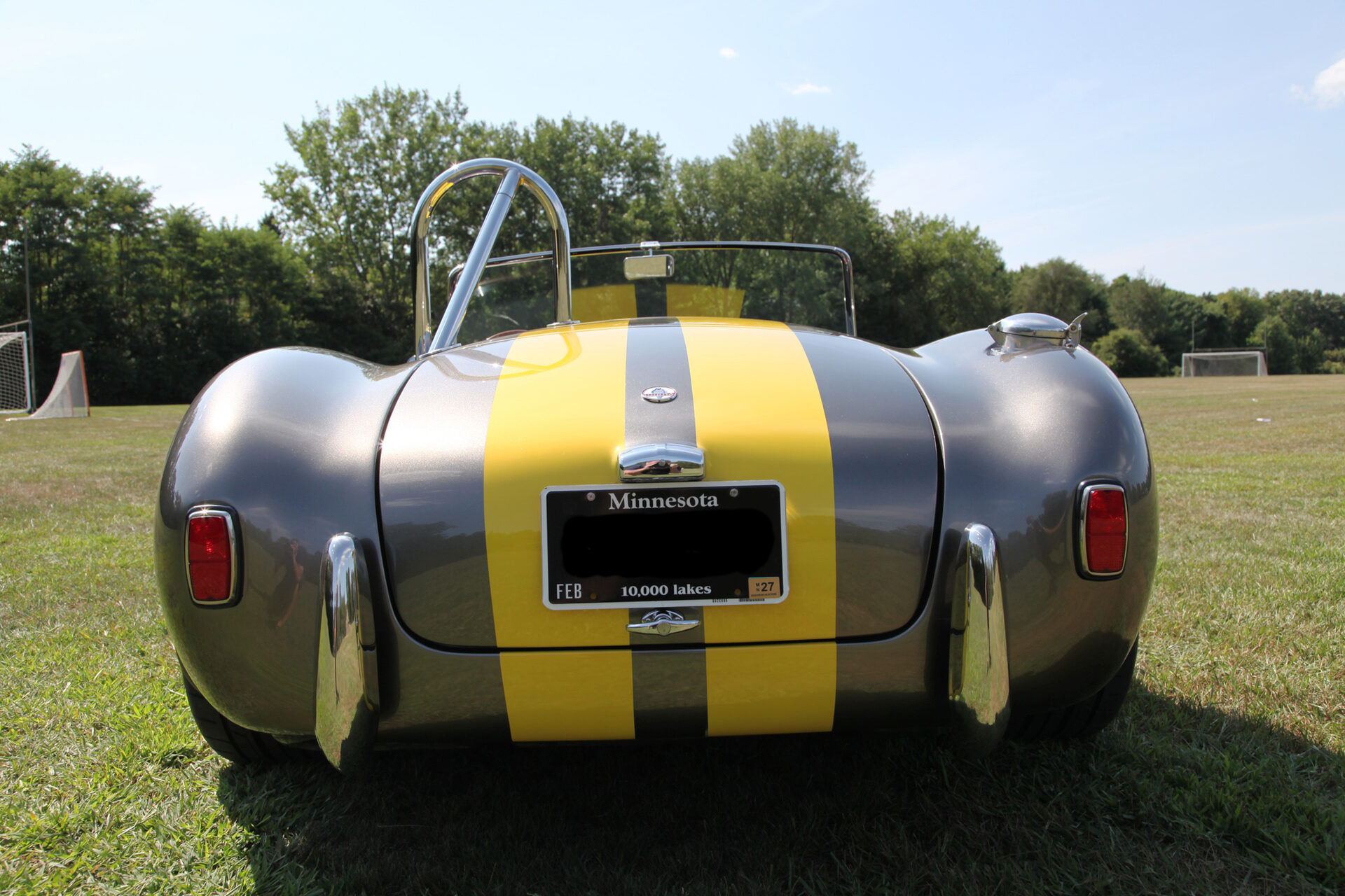 Straight-on rear view, alternate